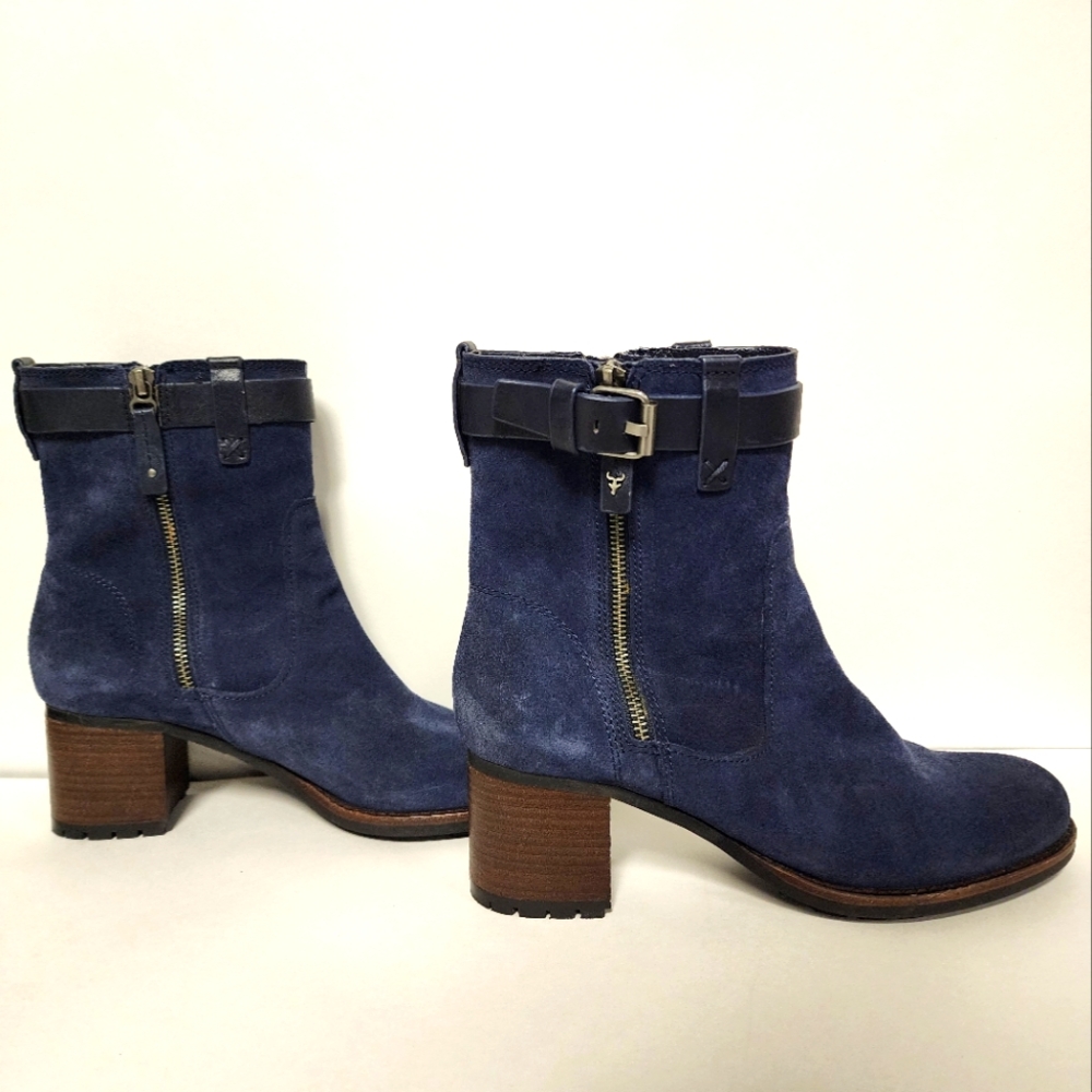 Trask Madison waterproof suede boot in navy size 8 1/2, gently worn twice!